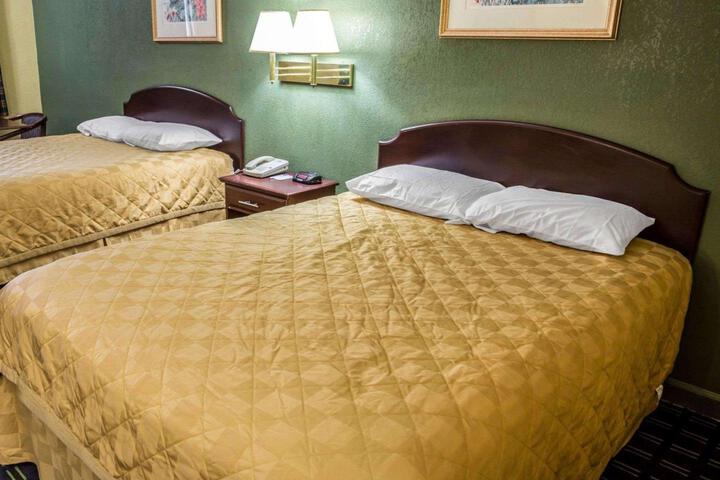 2 Double Beds (1 of 11)