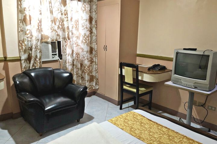 Room 12 of 40