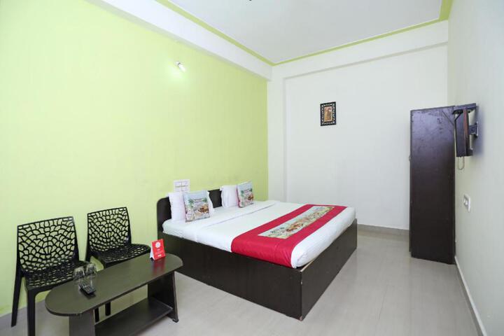 OYO Kaaranji Residency