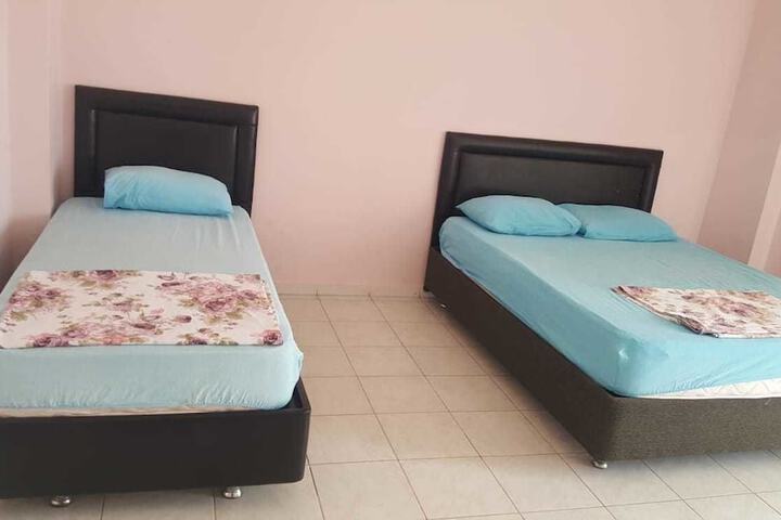 Room 4 of 11