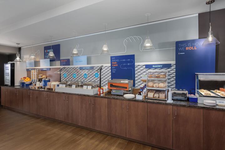 Breakfast/Coffee Service 66 of 79