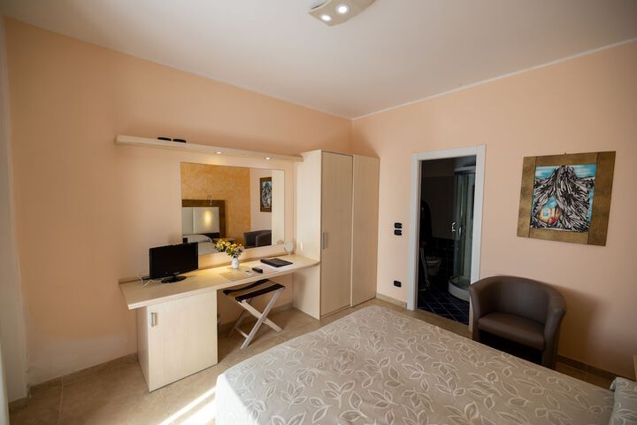 Room 4 of 56