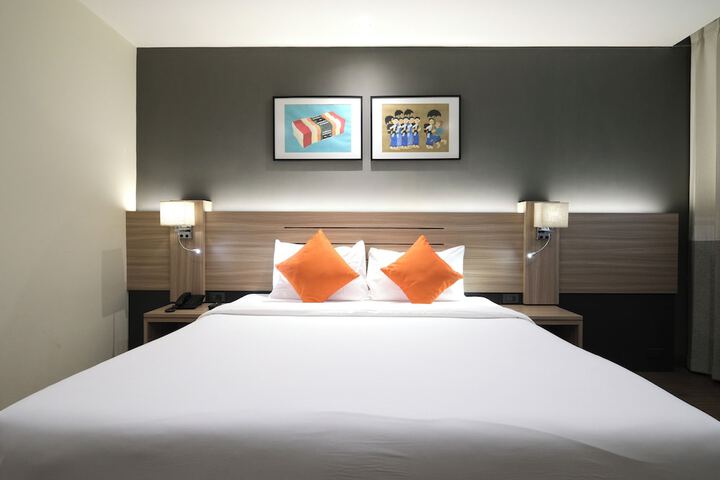 Room 7 of 44