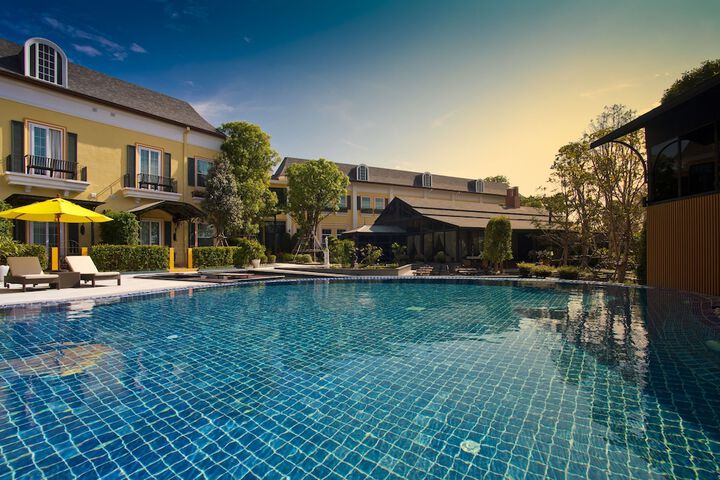Pool 186 of 228
