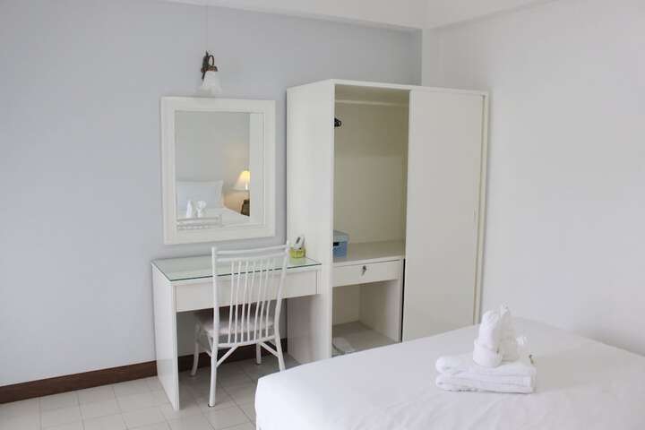 Room 30 of 68