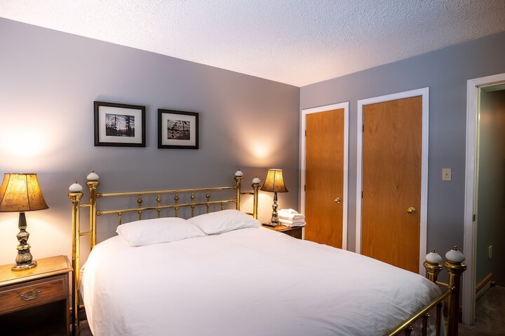Room 159 of 402