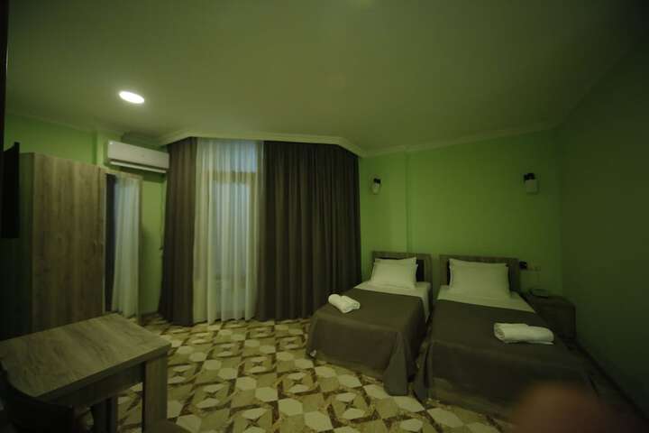 Room 6 of 51