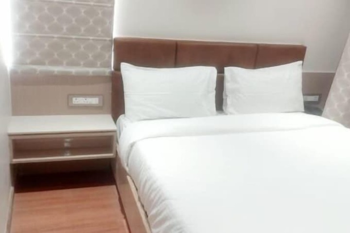 Room 15 of 25