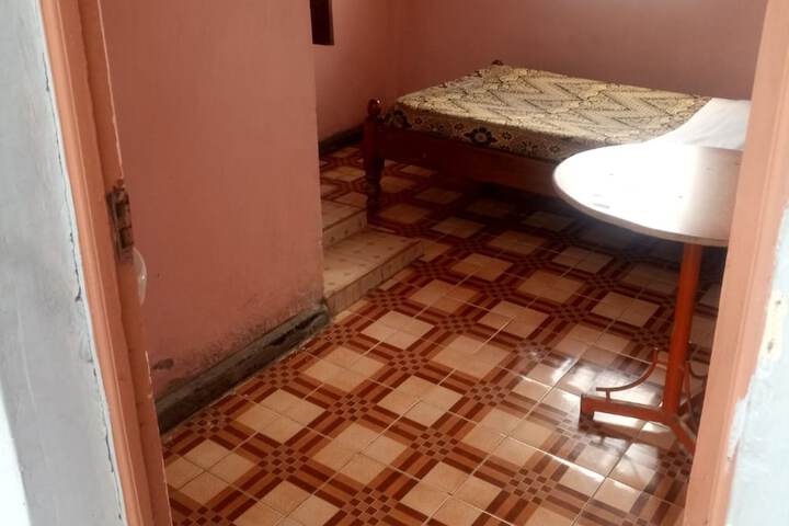 Room 5 of 17