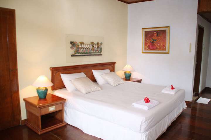 Room 2 of 27