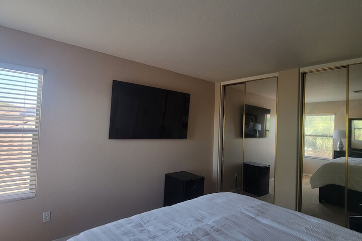 Room 13 of 34