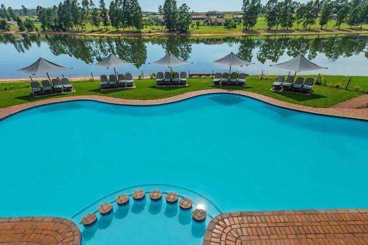 Pool 8 of 15
