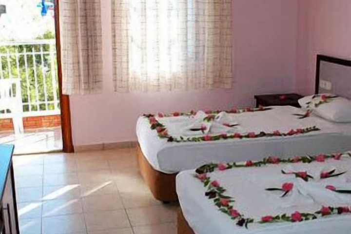 Room 4 of 39