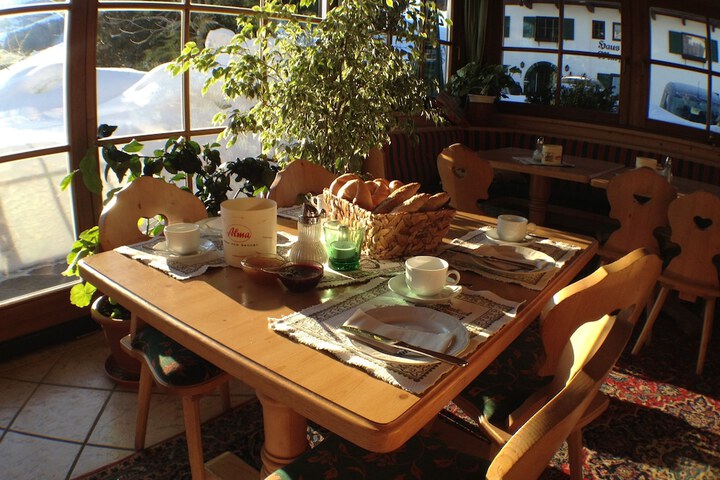 Breakfast/Coffee Service 32 of 50