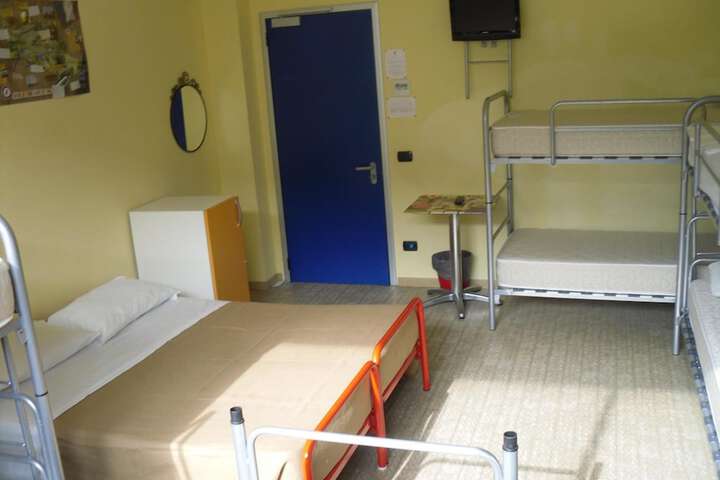 Room 16 of 33