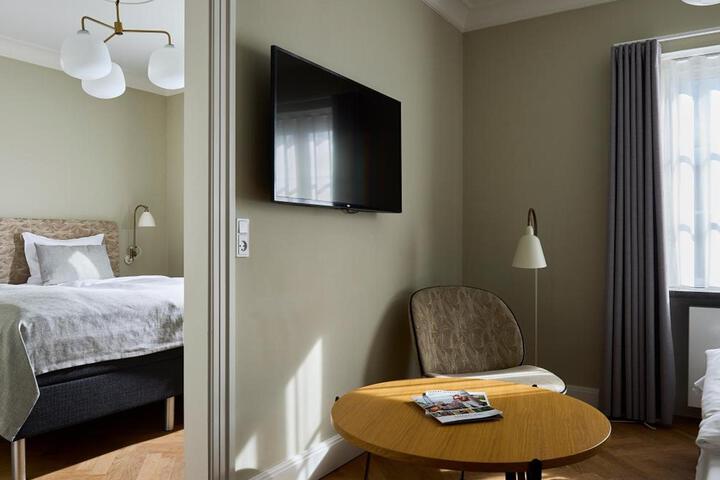 Room 35 of 81