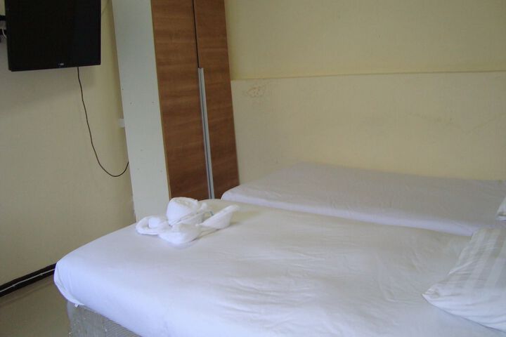 Room 9 of 86
