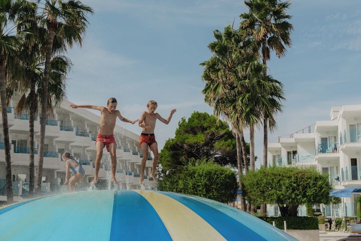 Pools & Facilities