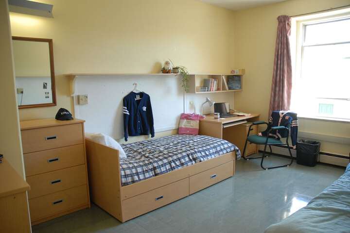 Room 4 of 31