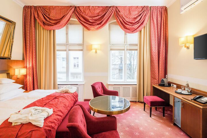 Room 43 of 110