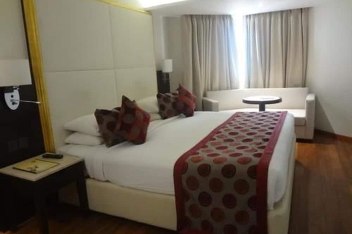 Room 6 of 48
