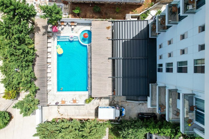 Pool 49 of 104