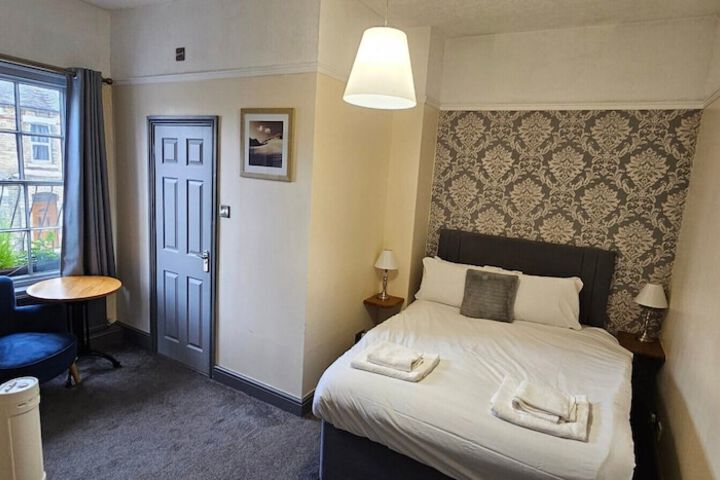 Room 9 of 32