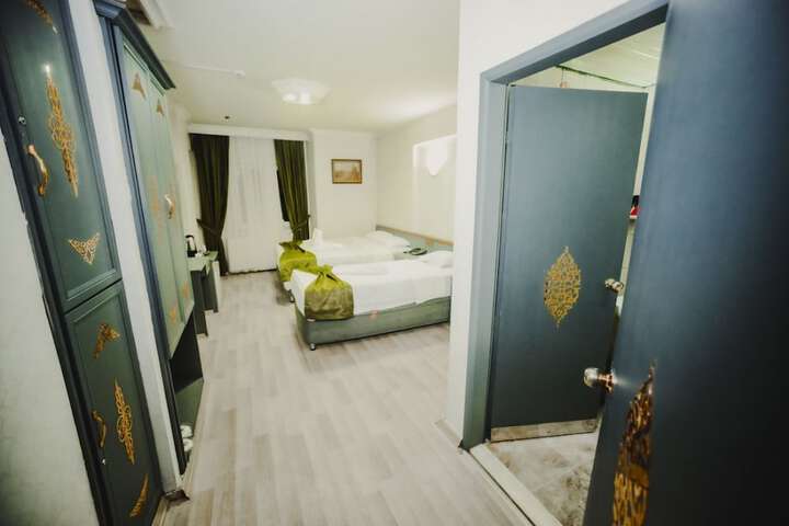 Room 5 of 17