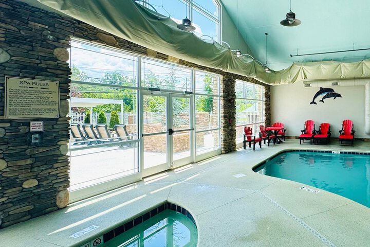 Indoor spa tub