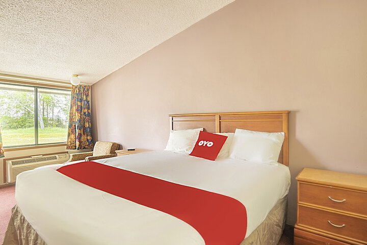 1 King Bed (7 of 17)