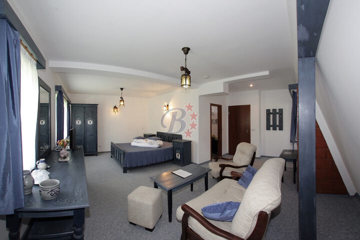 Room 16 of 52