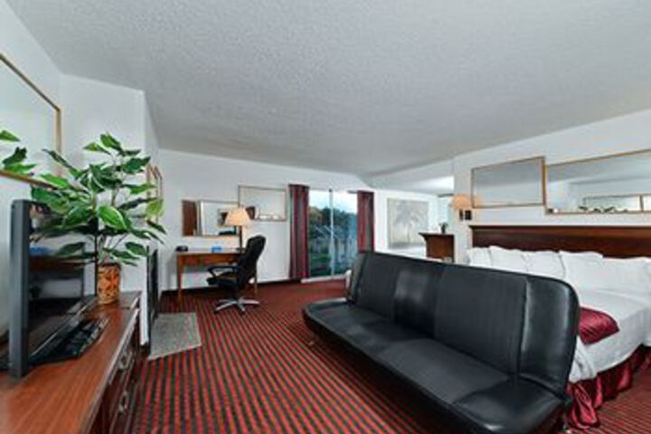 Room 43 of 62
