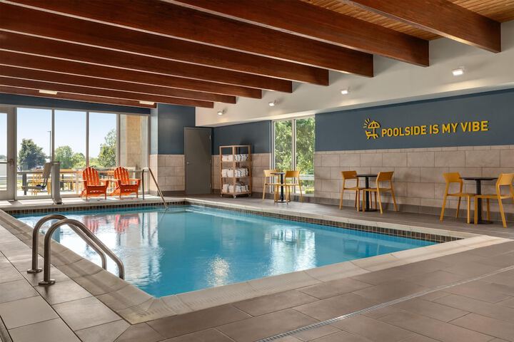 Pool Hotel