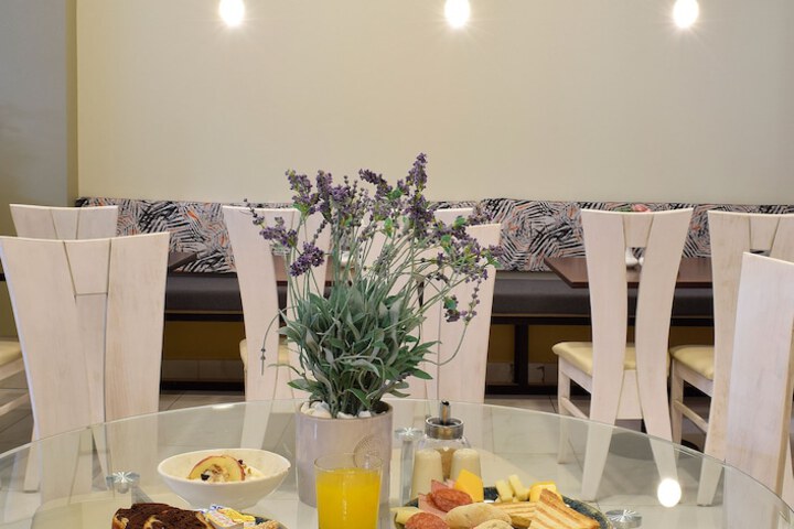 Dining 105 of 137