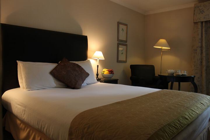 Room 4 of 60