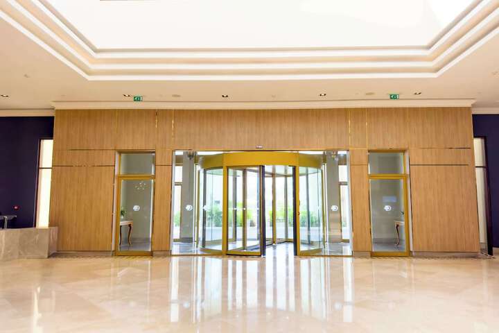 Entrance & Lobby