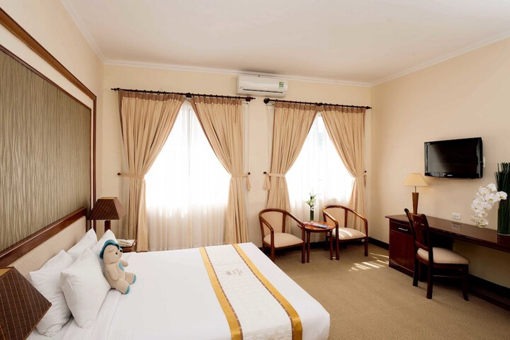 Room 16 of 36