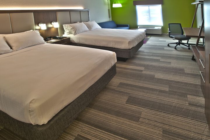 2 Queen Beds (4 of 8)