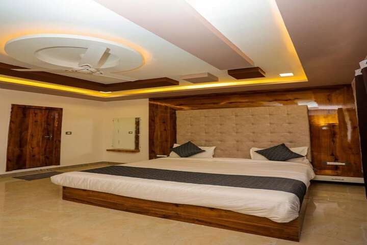 Room 28 of 43
