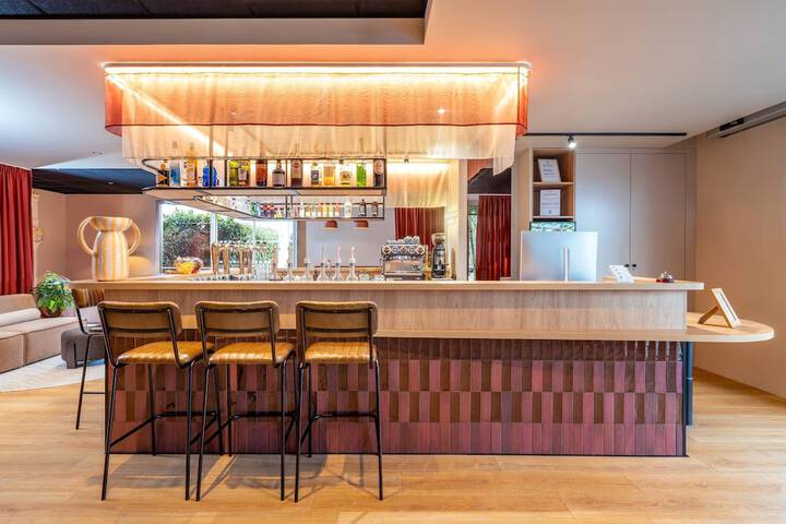 Lounge 59 of 62