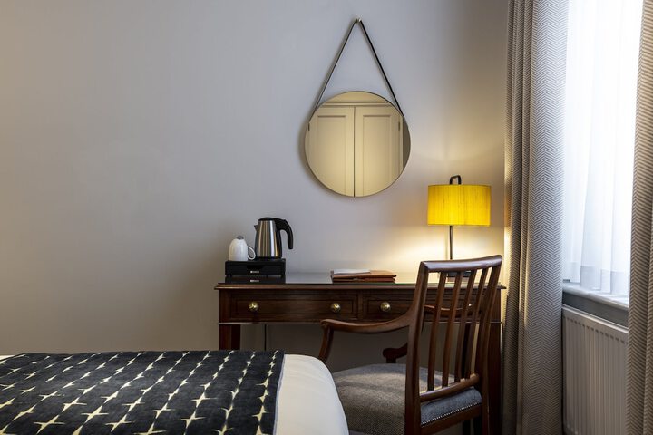 Room 18 of 42