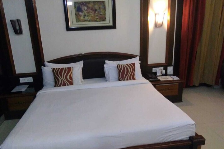 Room 9 of 65