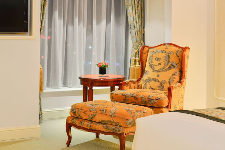 Room amenity
