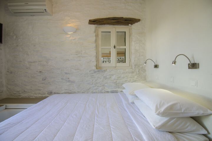 Room 20 of 142