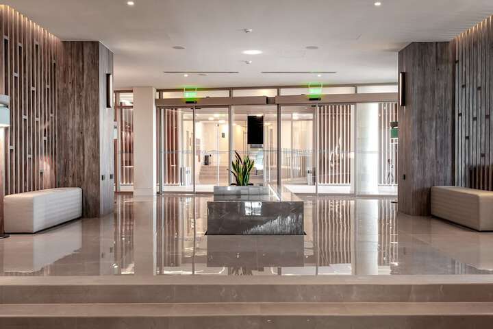 Entrance & Lobby