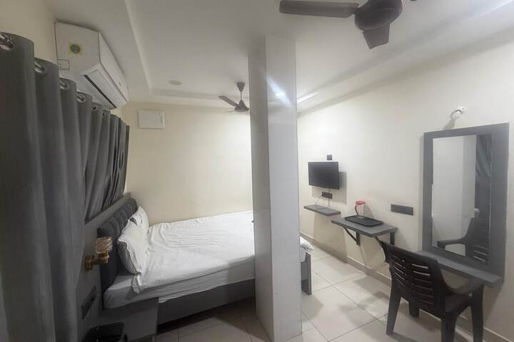 Room 14 of 39