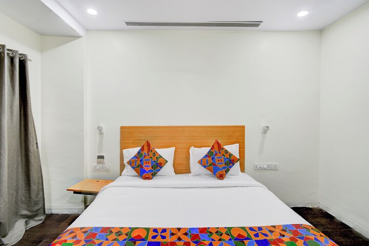 Room 15 of 27