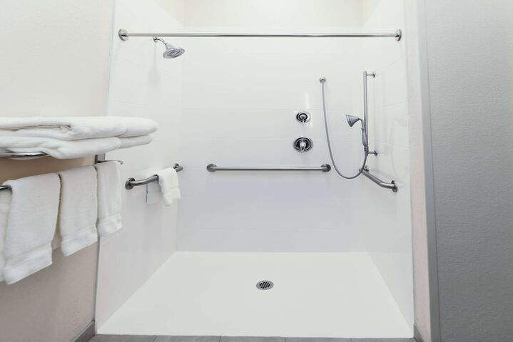 1 King Bed Mobility Accessible Bathtub with Grab Bars (9 of 22)