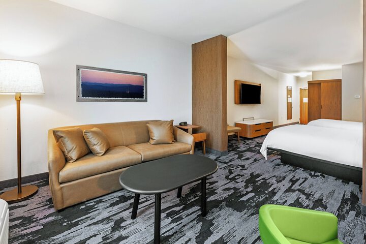 Room 4 of 33