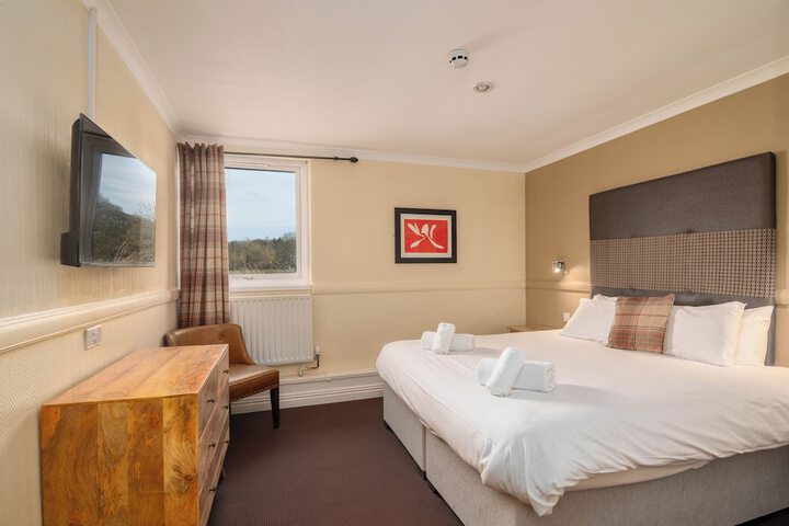 Room 2 of 18